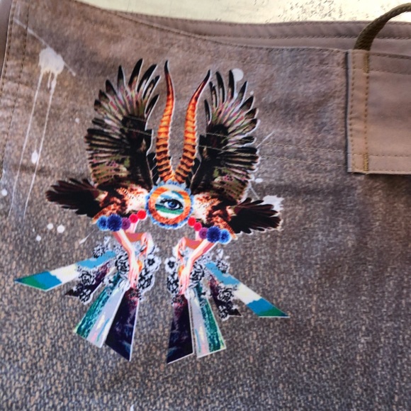 Like new Niyama Sol Tomorrowland shorts 32 - Picture 2 of 7